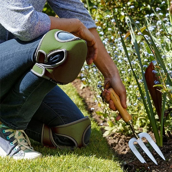 Burgon & Ball Moss Kneelo® Knee Pads 3 Burgon & Ball Moss Kneelo® Knee Pads - Image 3