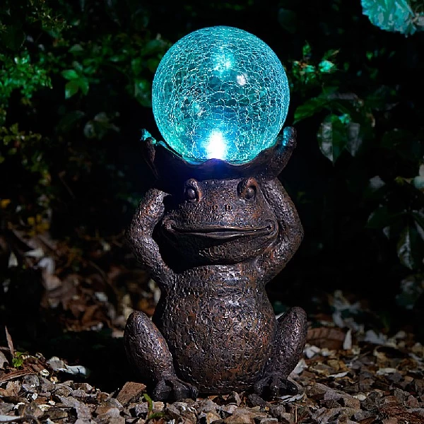 Smart Solar Gazing Frog Statue 2 Smart Solar Gazing Frog Statue - Image 2